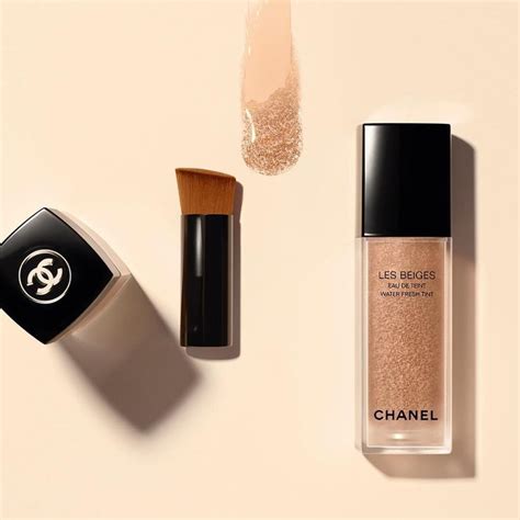 CHANEL LES BEIGES Water Fresh Tint Foundation 